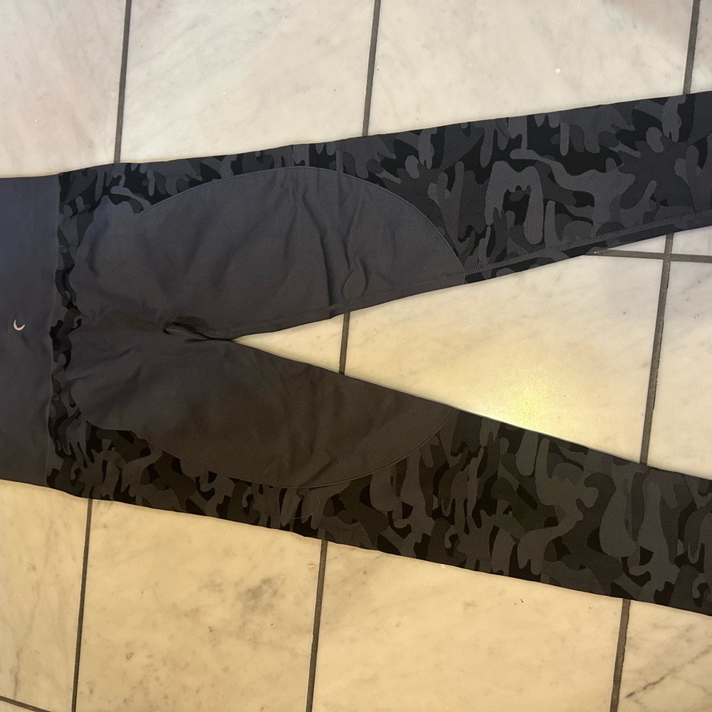 ZYIA active camo leggings size 12